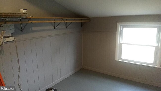 Building Photo - 936 Longfellow Ct