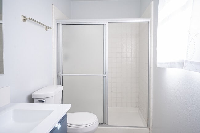 Building Photo - 2247 Heavenly View Dr