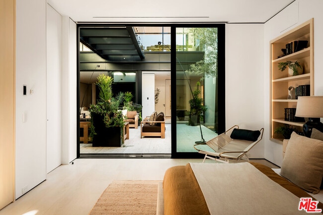 Building Photo - 1210 Laurel Way