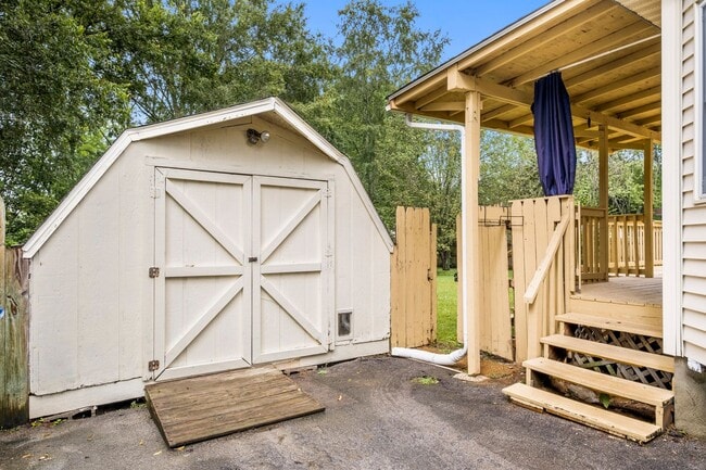 Building Photo - Three Bedroom Ranch in Franklin
