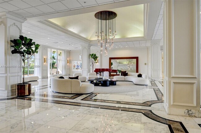 Building Photo - 5600 Collins Ave