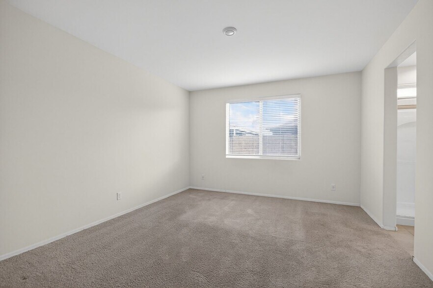 Building Photo - 12750 N Gibbs Ave