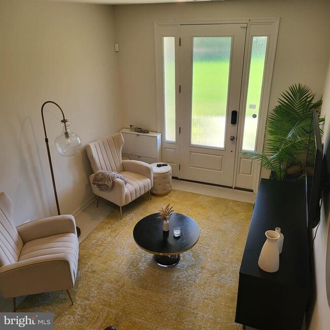 Building Photo - Welcome to your new home in the heart of Loudon County, VA!