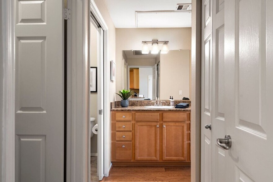 Building Photo - 7009 E Acoma Dr