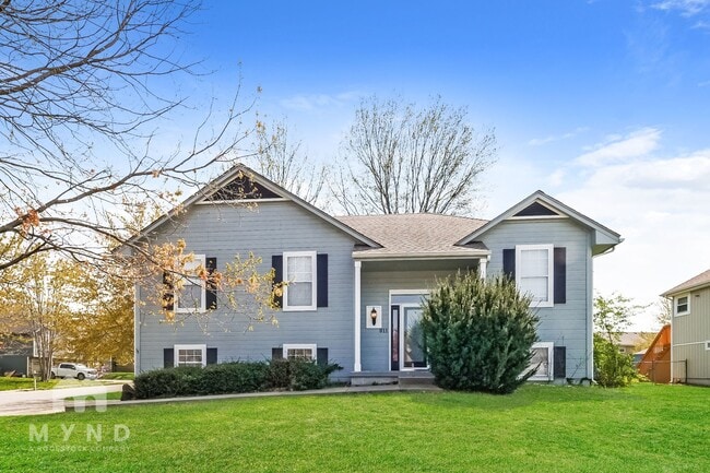 Building Photo - 911 McIntosh Cir