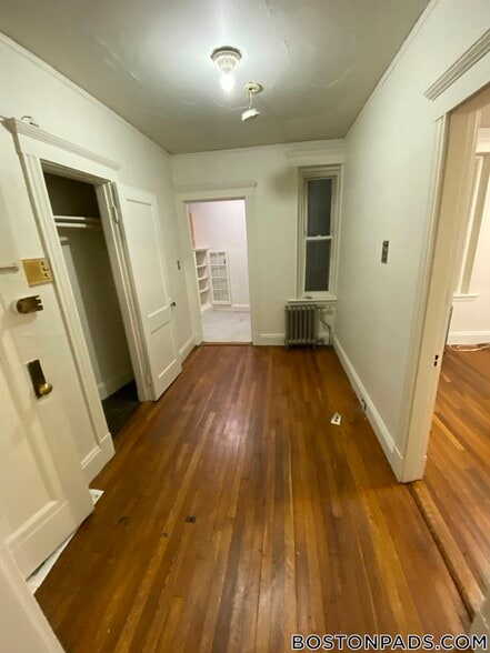 Building Photo - 235 Park Dr