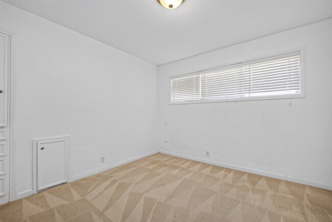 Building Photo - 5310 Indigo St