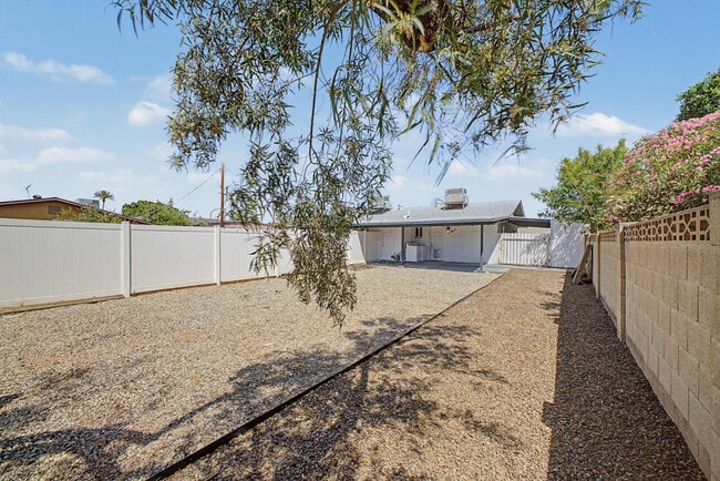 Building Photo - 2534 N 28th St