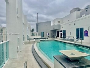 Building Photo - 350 SE 2nd St