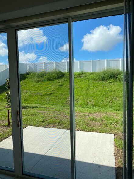 Building Photo - 308 Lake Smart Cir