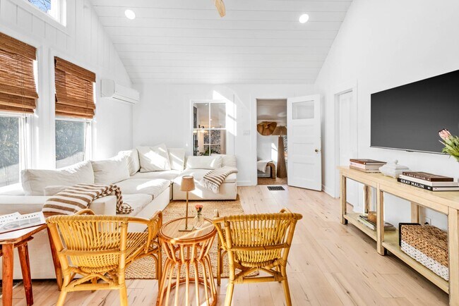 Building Photo - 144 Powell Ave