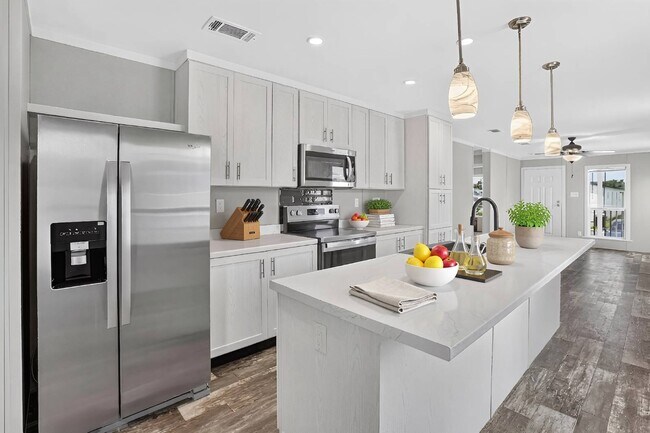 Building Photo - 221 Timothy Trl