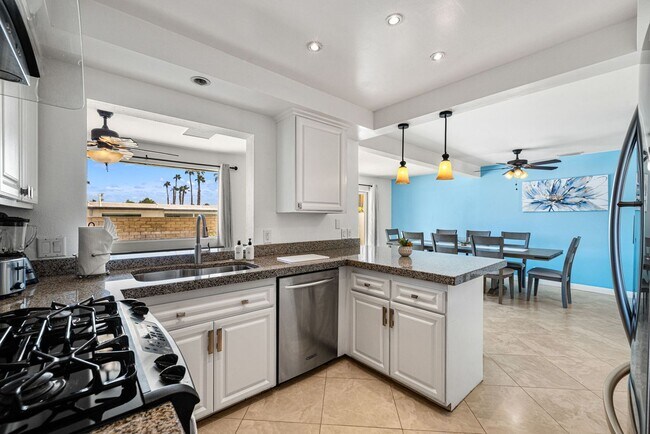 Building Photo - Sunnyside House with Pool in Palm Springs (Monthly Only - No Long Term)