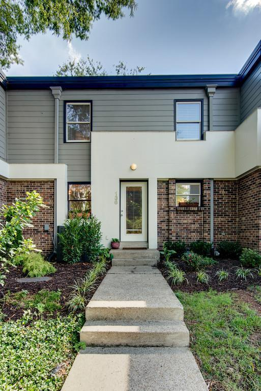 Building Photo - 940 Gale Ln