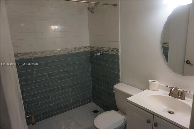 Building Photo - 15480 SW 82nd Ln