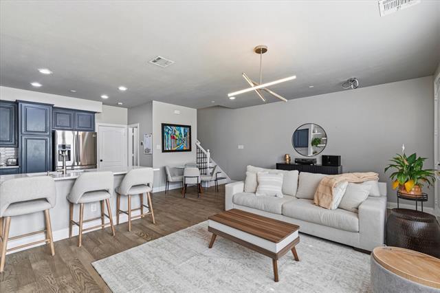 Building Photo - 5759 Headquarters Dr