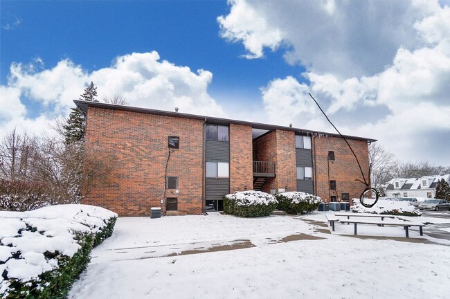 Building Photo - 722-F Collins Avenue