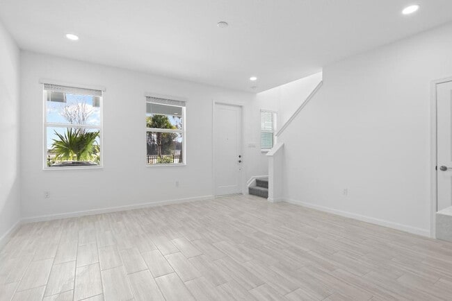 Building Photo - 4616 Longwood Lk Sq