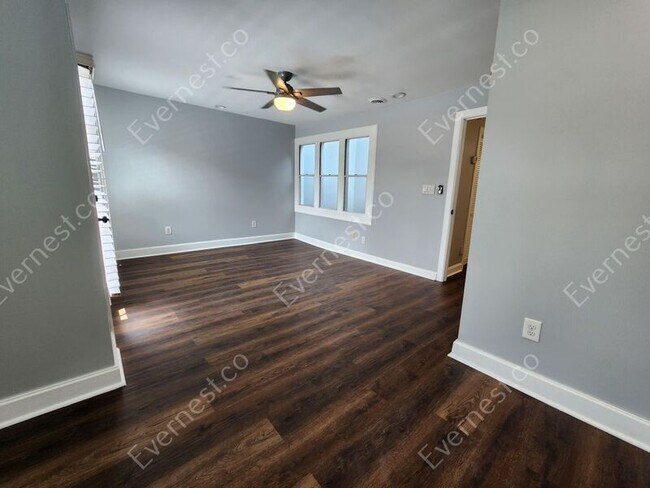 Building Photo - 41 Delta Pl NE