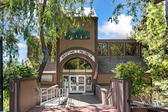 Primary Photo - 3335 Brittan Ave