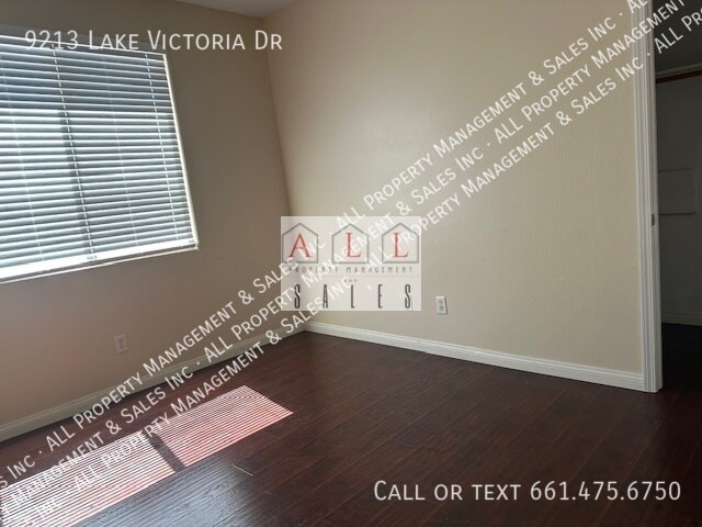 Building Photo - 9213 Lake Victoria Dr