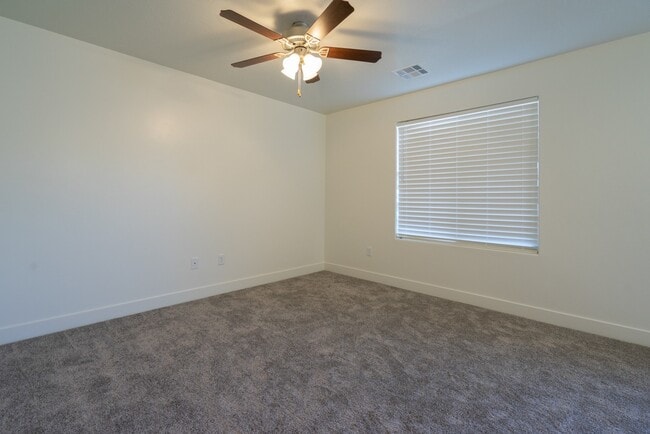 Building Photo - Modern 4-Bed Stand-Alone Home with Fenced Patio