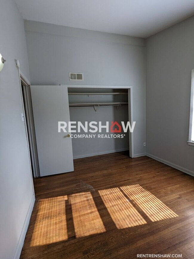 Building Photo - 1863 E. Alcy Rd. - Self Tour Available Thr...
