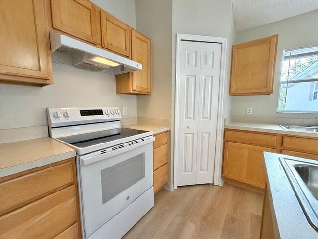 Building Photo - 12052 Villa Rd