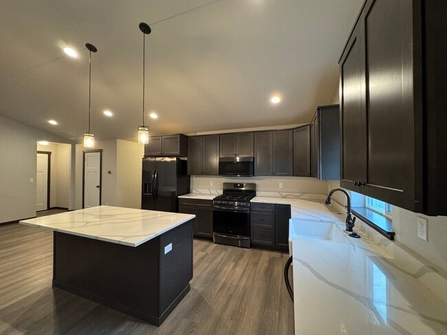 Building Photo - 12772 N Cavanaugh Dr