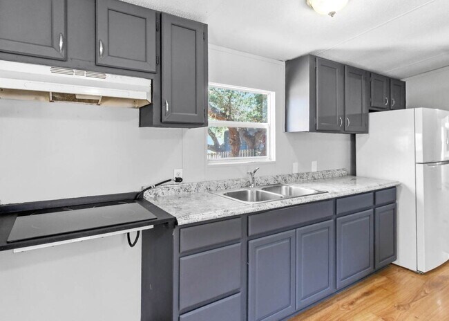 Building Photo - 3 Bedroom Home on Over .2 Acres with Canyon Lake Access!