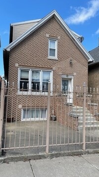 Building Photo - 944 W 32nd St
