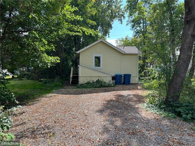 Building Photo - 253 Peninsula Rd