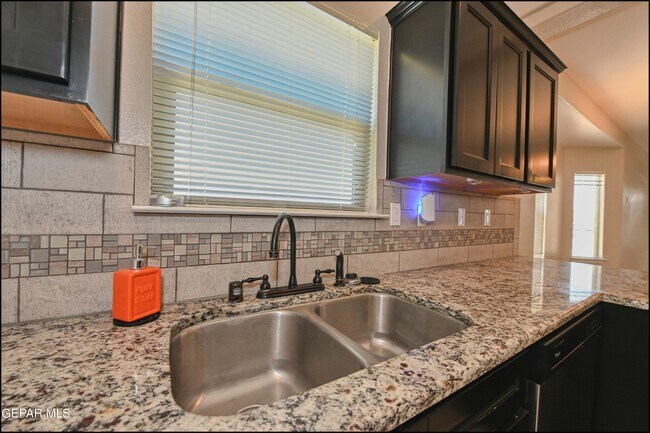 Building Photo - 373 Aidan Gordon Cir
