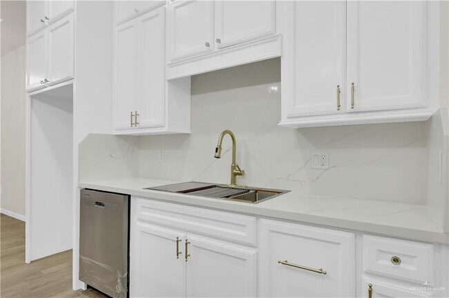 Building Photo - 24 N 48th St