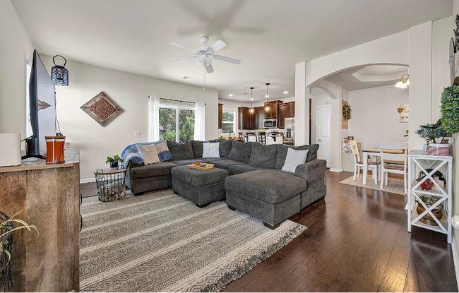 Building Photo - 204 Ashewicke Dr