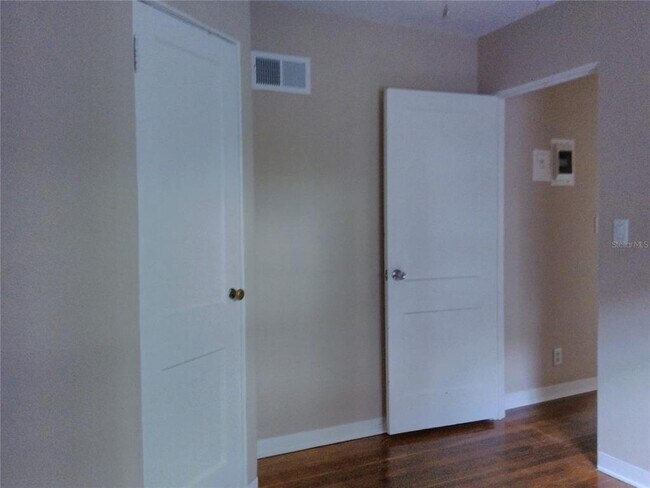 Building Photo - 12 Smyrna Dr