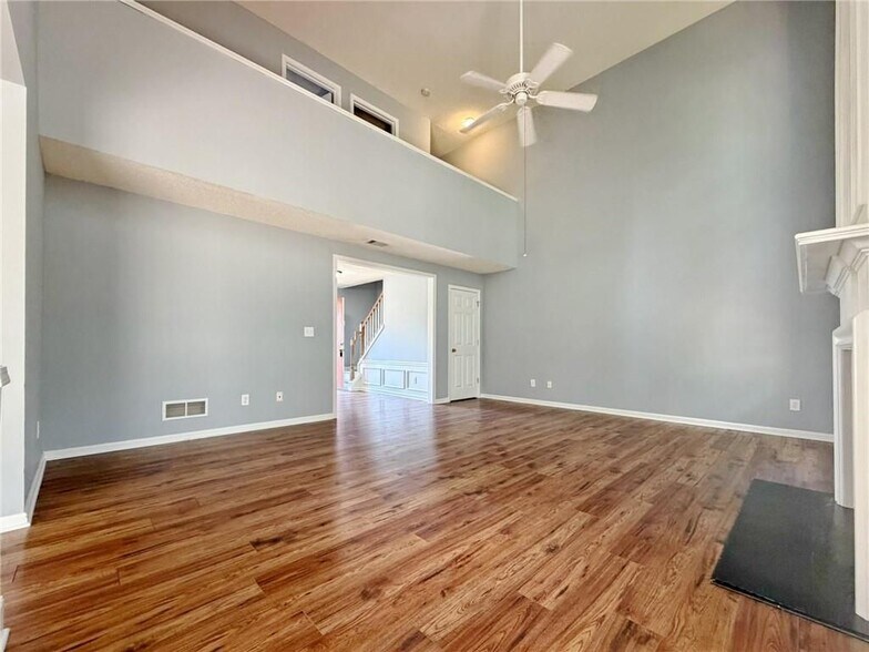 Building Photo - 11545 Carriage Park Ln