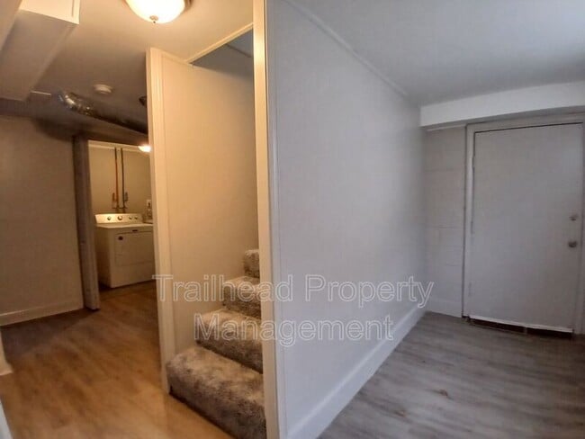 Building Photo - 519 Maier Dr