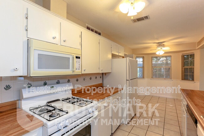Building Photo - 417 Cottonwood Dr