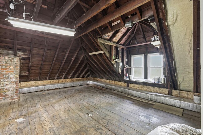 Building Photo - 65 Furnace Dock Rd