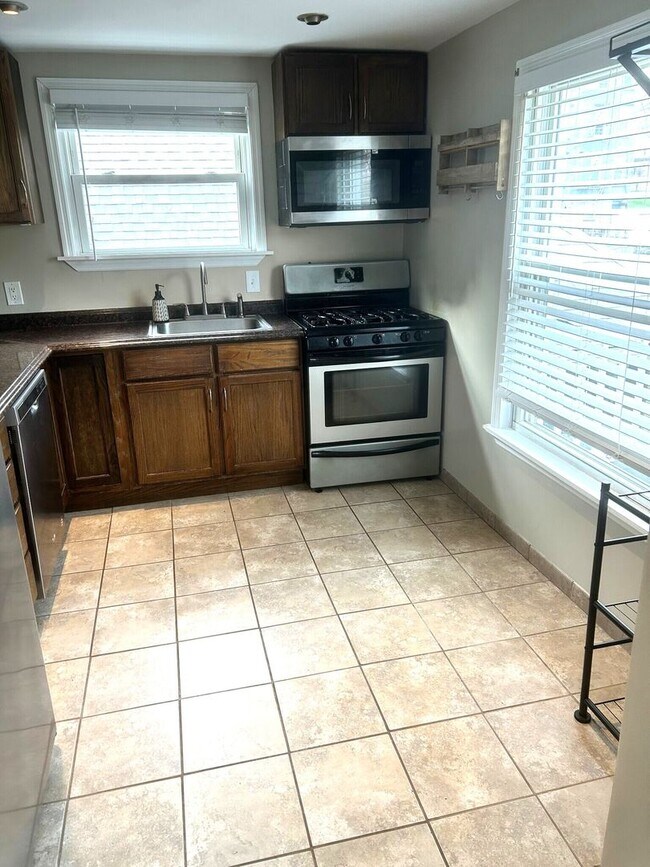 Building Photo - 1719 William Howard Taft Rd