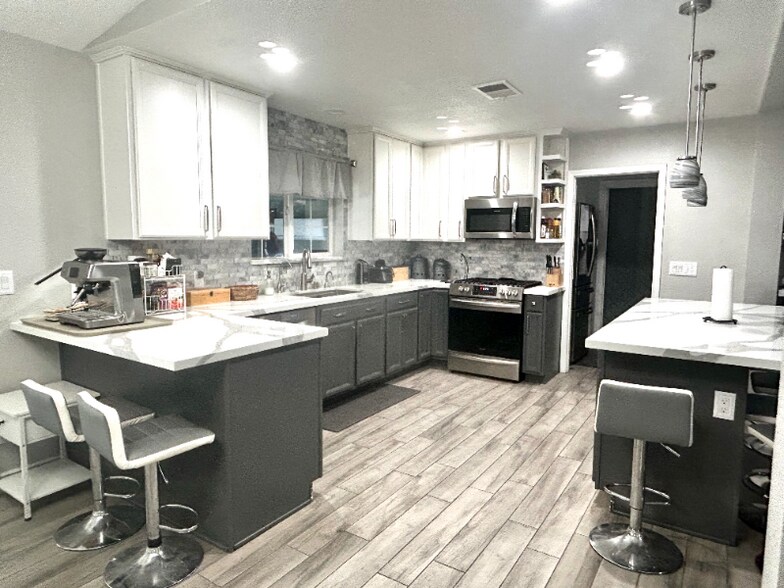 Building Photo - 1511 Rawhide Dr