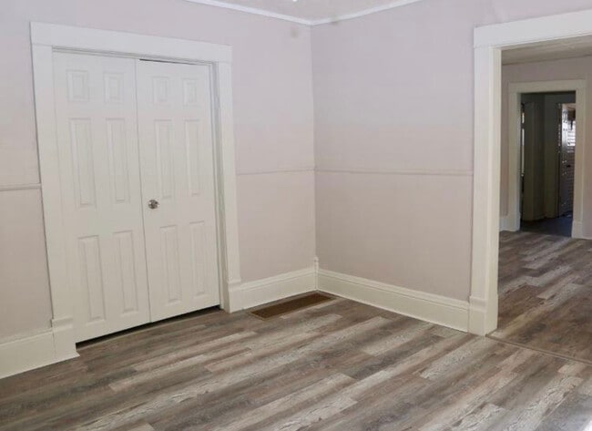 Building Photo - 510 E 7th Ave