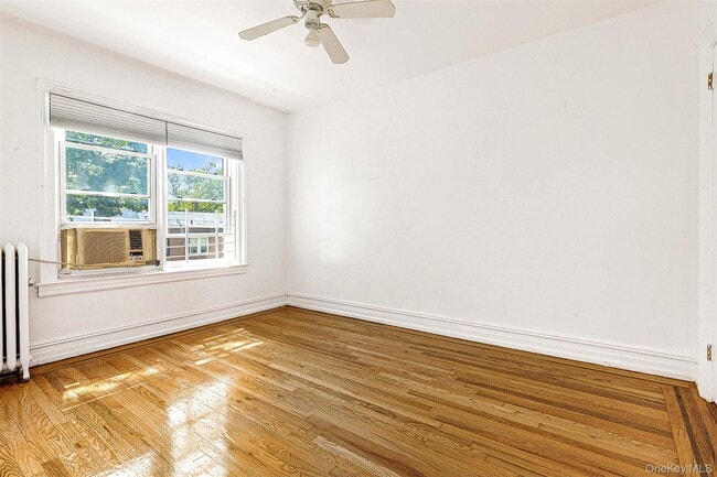 Building Photo - 68-48 Groton St