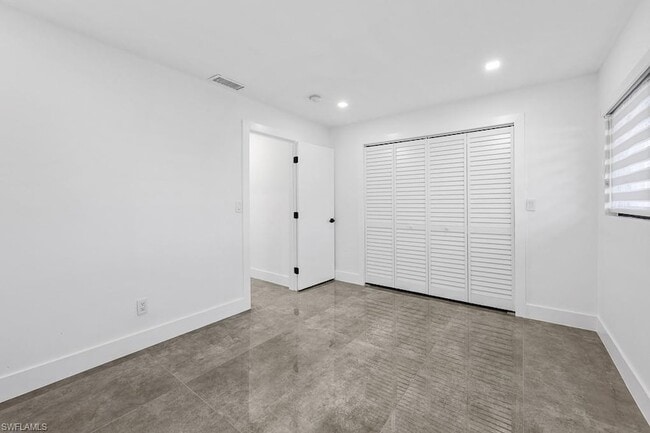Building Photo - 112 Bayshore Dr