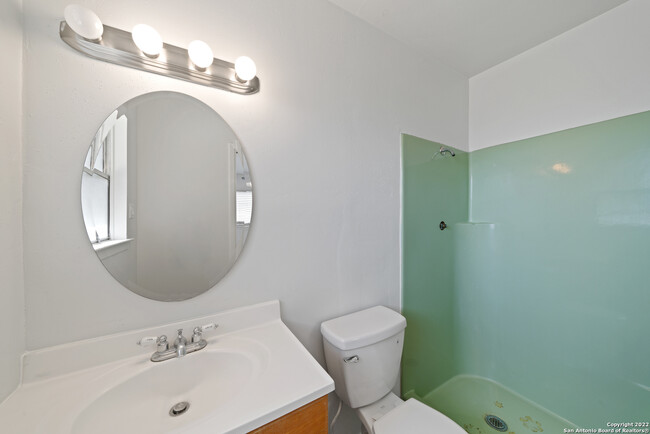 Building Photo - 4851 Castle Arms Dr