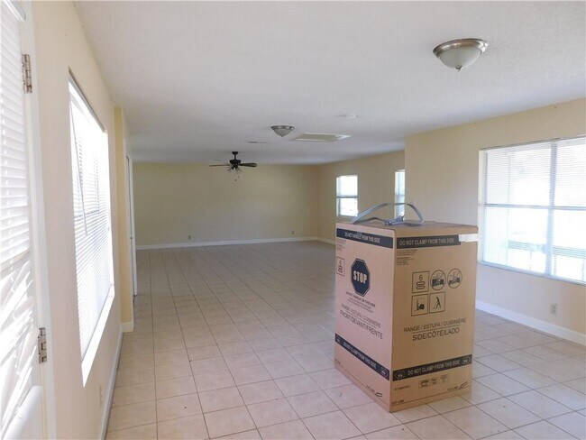 Building Photo - 1500 Mangrum St