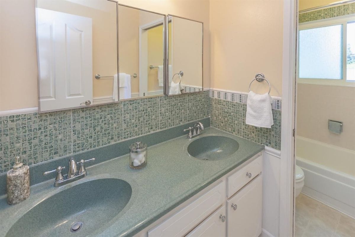 Building Photo - 6677 Mount Forest Dr
