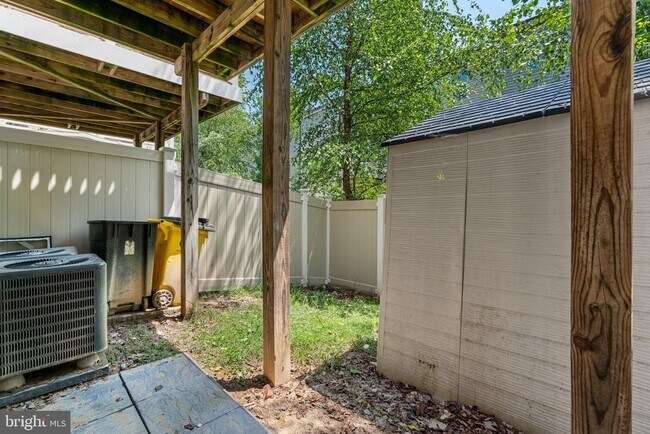 Building Photo - 7315 Old Calvary Rd