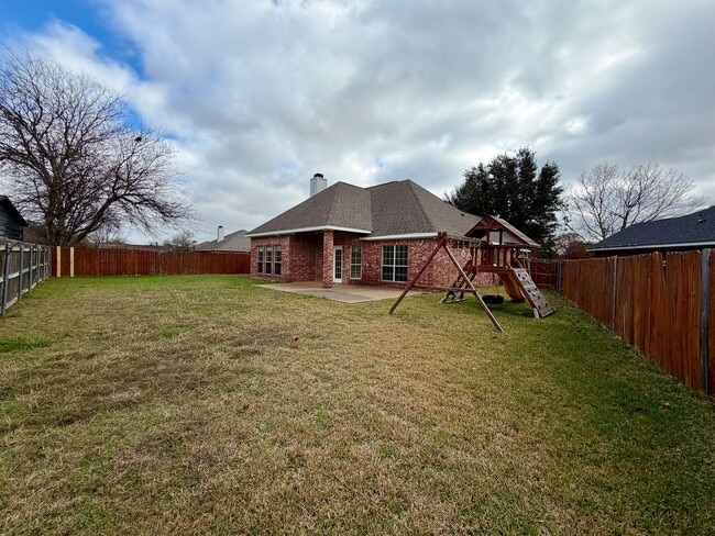 Building Photo - Spacious 3 Bed / 2 Bath Home in Midway ISD
